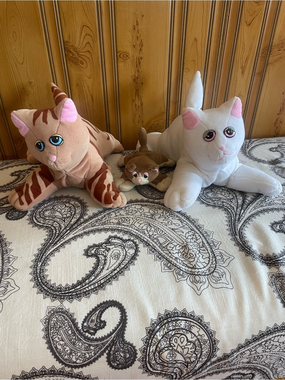 Vintage 80s/90s Pound Puppy Purries Kittens Cats Lot Plush kids collectible toys